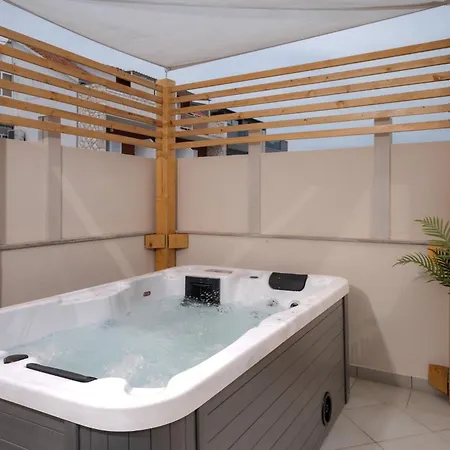 Delux Oasis Hvar Appartement