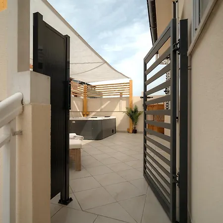 Delux Oasis Hvar 아파트 *